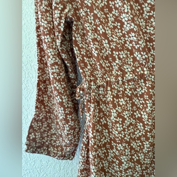 Zara girls Sundress with V-Neck and Cuffed Sleeves button front elastic waist - Picture 4 of 8